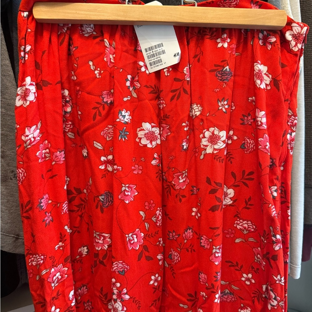 H&M Red Floral Maxi Skirt - Picture 2 of 3